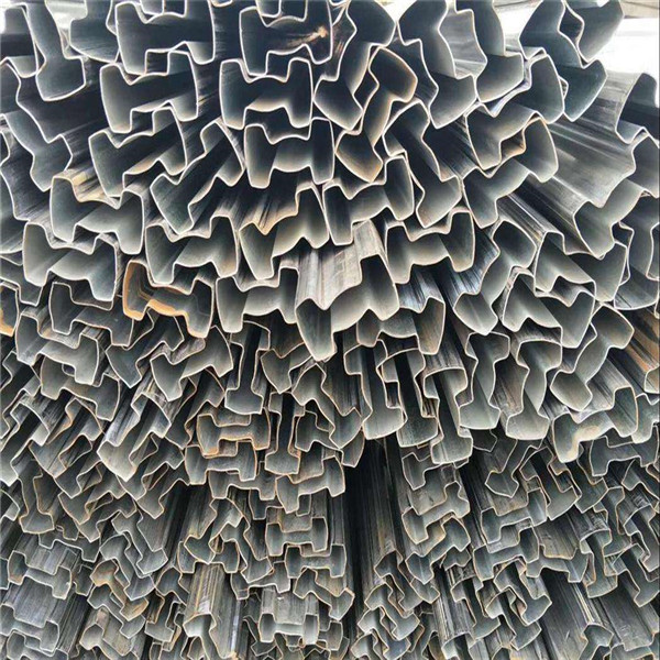 異型管